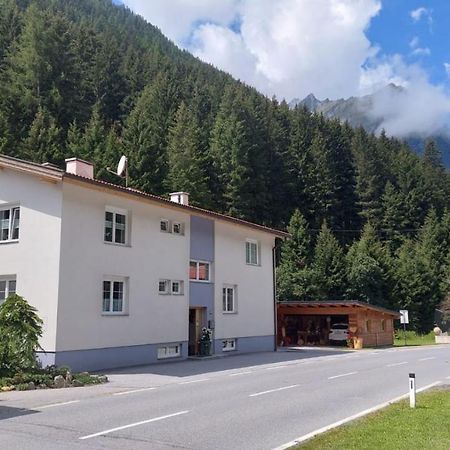 Appartamento Beim Holzwurm Andy Sankt Leonhard im Pitztal Esterno foto