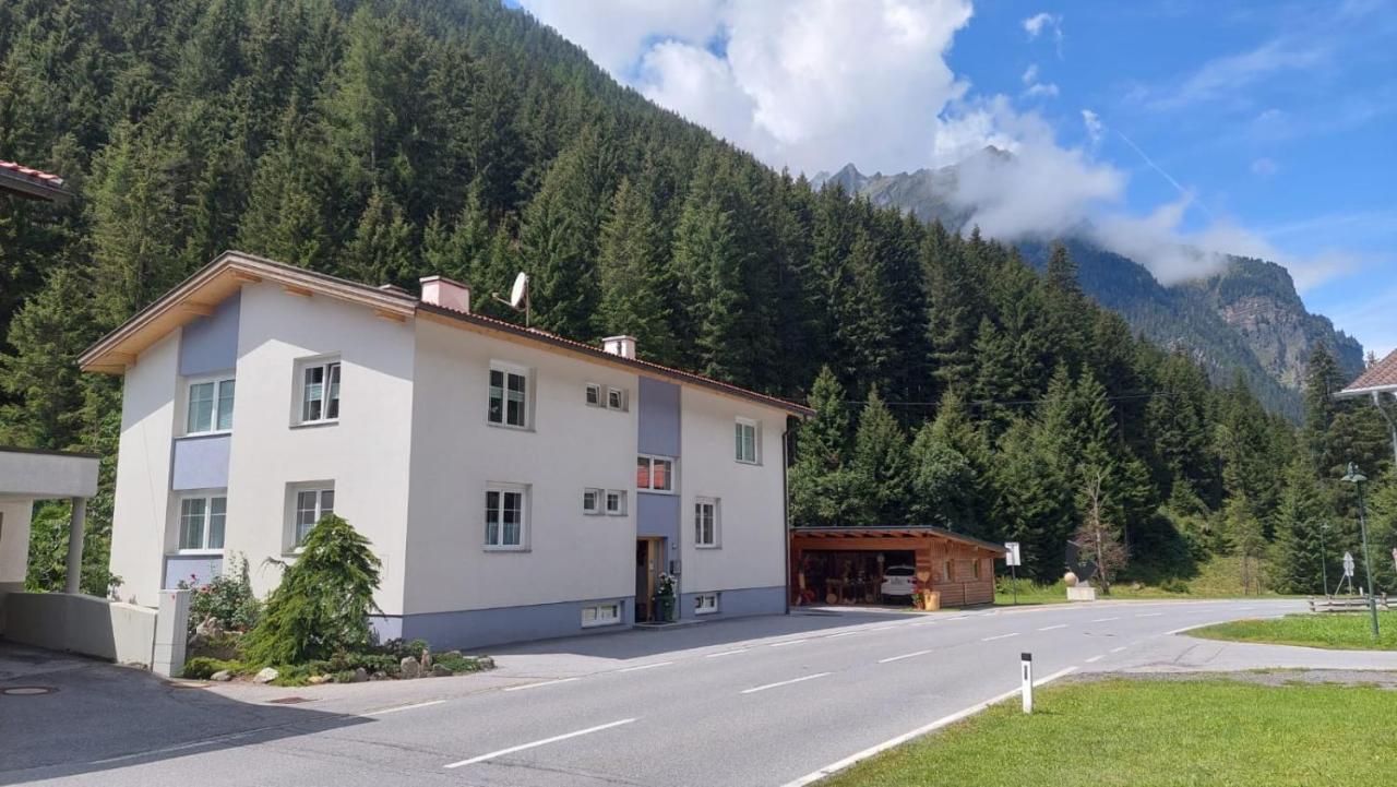 Appartamento Beim Holzwurm Andy Sankt Leonhard im Pitztal Esterno foto